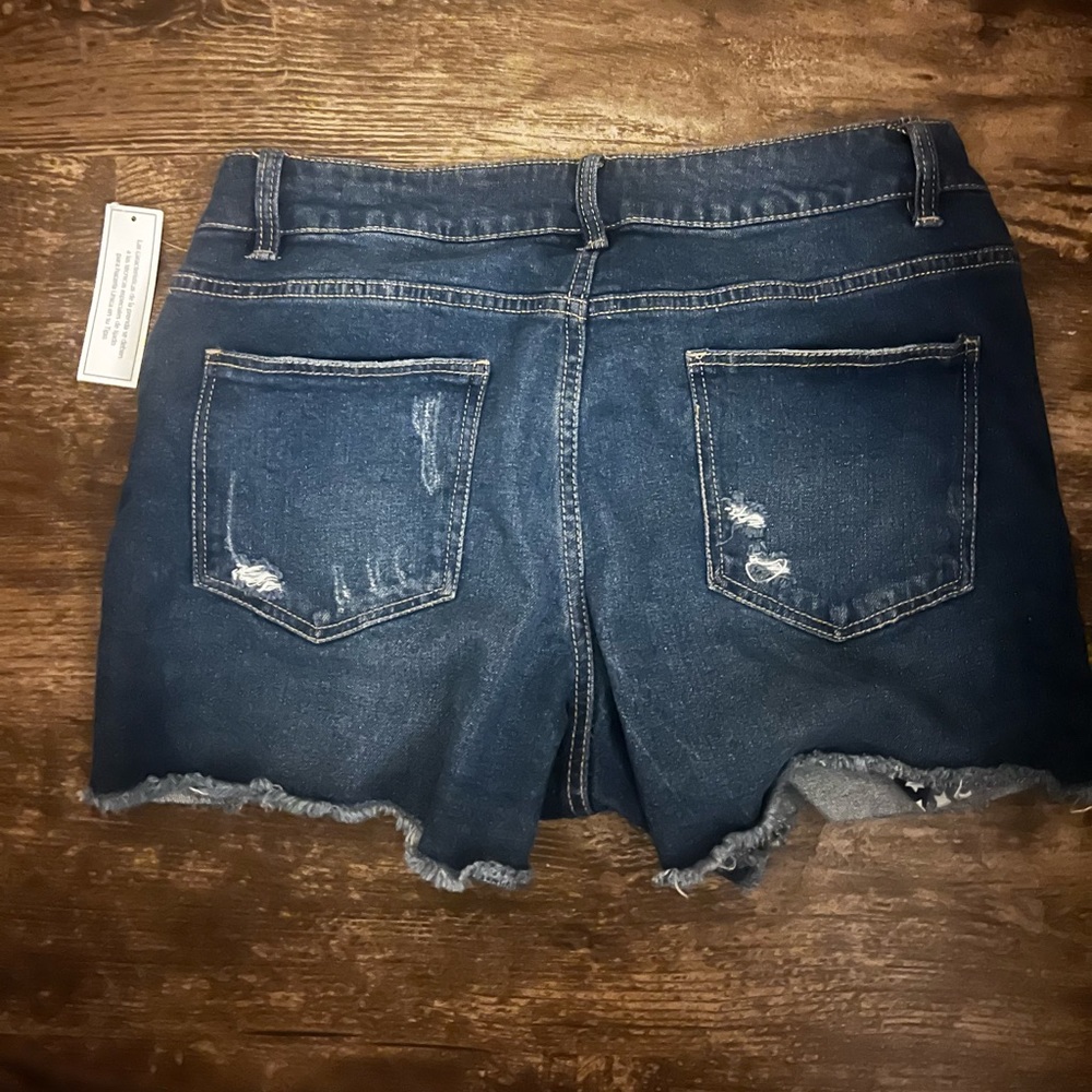 Shorts - Picture 2 of 2